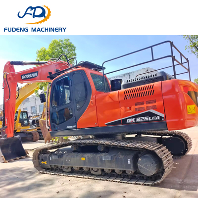 High Efficiency Doosan DX225LC Excavator with an Operating Weight of 22 Tons Excavator Suitable for Large Scale Projects