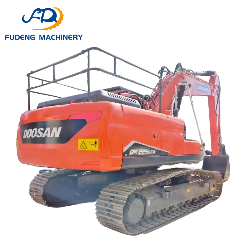 High Efficiency Doosan DX225LC Excavator with an Operating Weight of 22 Tons Excavator Suitable for Large Scale Projects